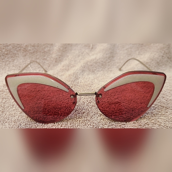 GIFTED! Fendi Fabulous. New FENDI Pink Lens Cateye Sunglasses. - Picture 4 of 7